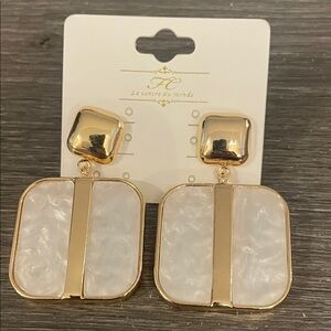 New Boutique White & Gold Square Earrings